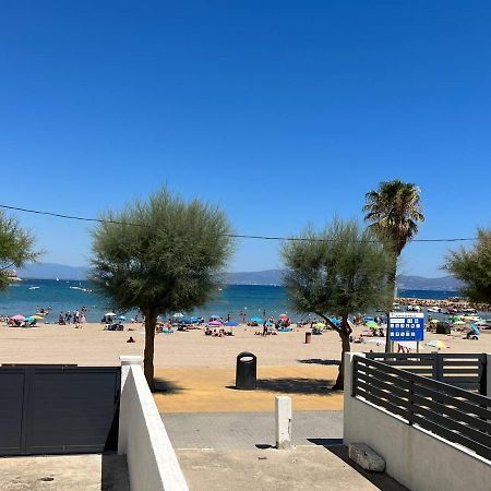Apartamento En La Playa. Free Parking. Free Wifi L' Escala Exteriér fotografie