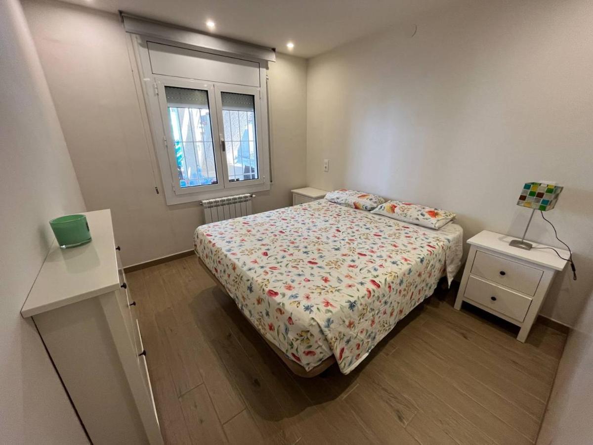 Apartamento En La Playa. Free Parking. Free Wifi L' Escala Exteriér fotografie
