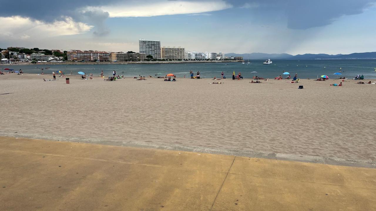 Apartamento En La Playa. Free Parking. Free Wifi L' Escala Exteriér fotografie